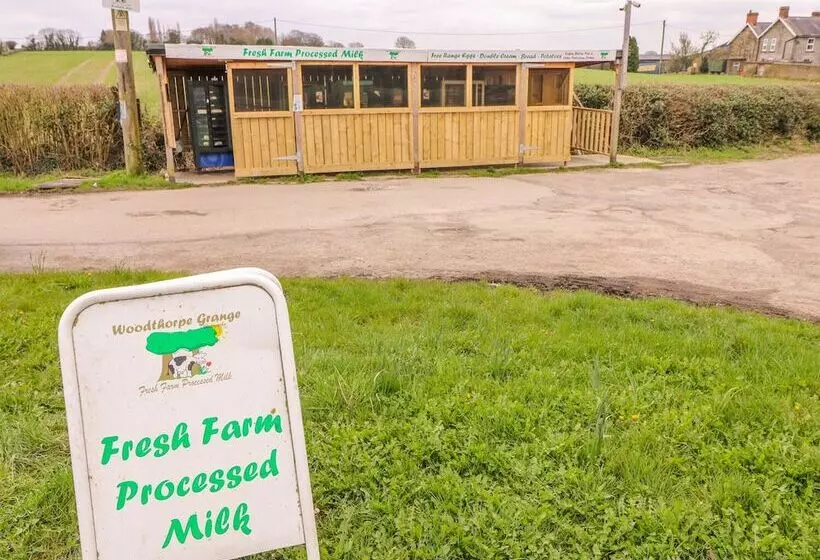 Woodthorpe Cruck Cottage