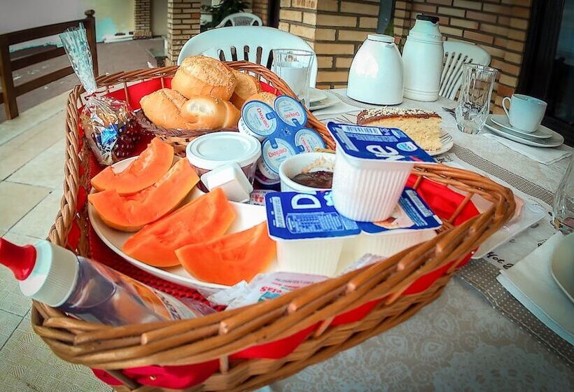 تختخواب و صبحانه Residencial Kalpas