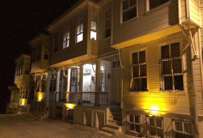 Hotel Calikusu Tarihi Besevler