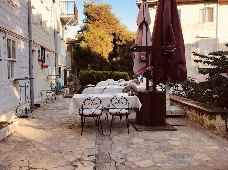 Hotel Calikusu Tarihi Besevler