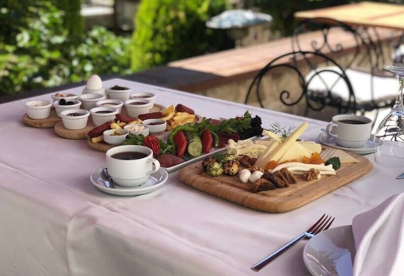 Hotel Calikusu Tarihi Besevler