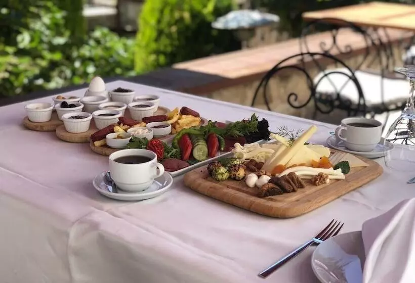 ホテル Calikusu Tarihi Besevler