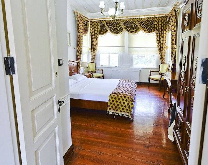 Hotel Calikusu Tarihi Besevler