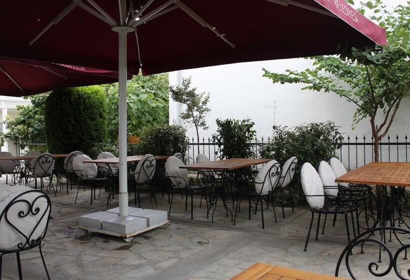 Hotel Calikusu Tarihi Besevler