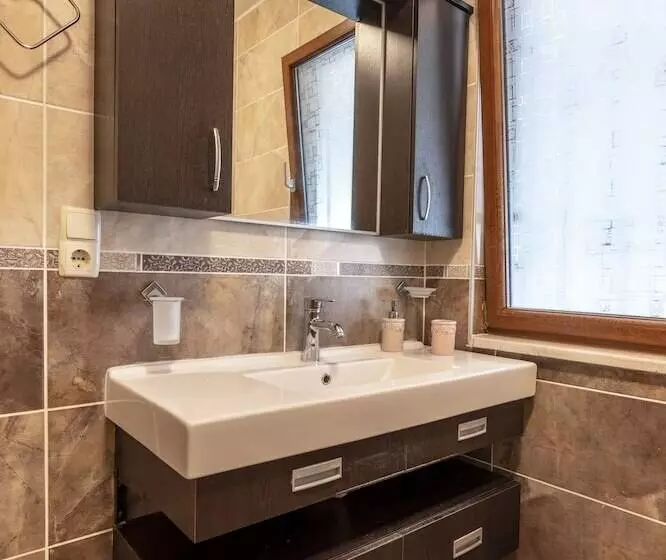 Hotelli Calypso Lakeview Villas