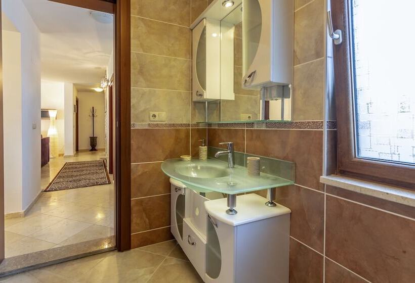 בית מלון כפרי Calypso Lakeview Villas