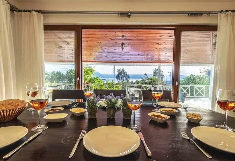 Hotelli Calypso Lakeview Villas