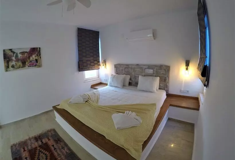 Hotelli Calypso Lakeview Villas