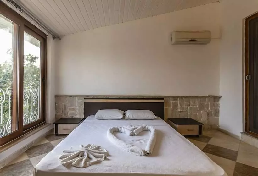 Hotelli Calypso Lakeview Villas