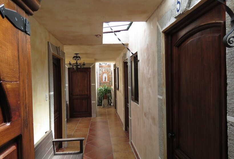 هتل Casa El Calvario