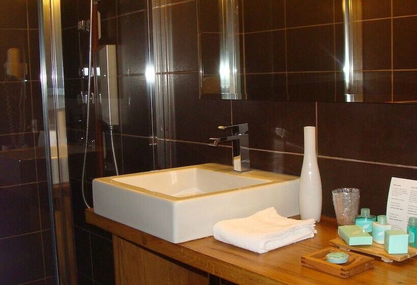 فندق Château Isabeau De Naujan