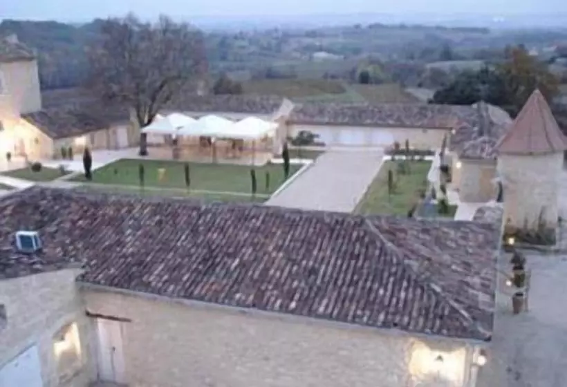 ホテル Château Isabeau De Naujan