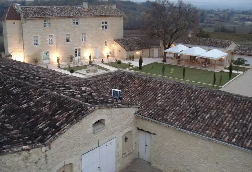 ホテル Château Isabeau De Naujan