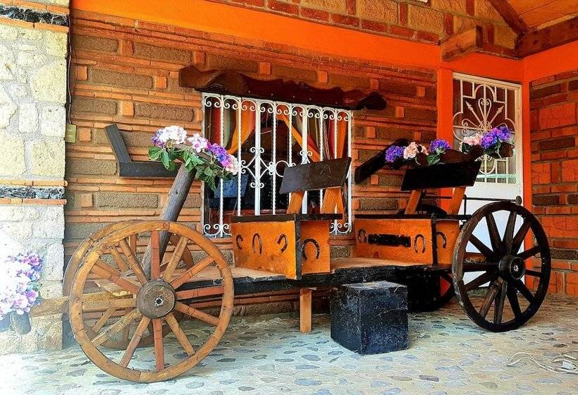 فندق Estrella De Huasca