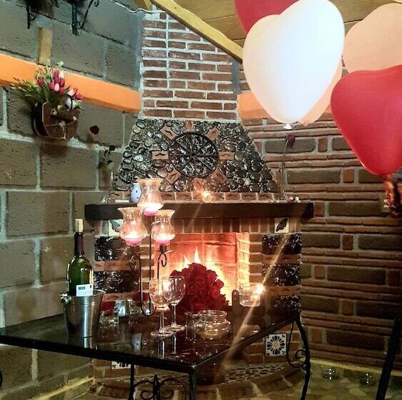 فندق Estrella De Huasca