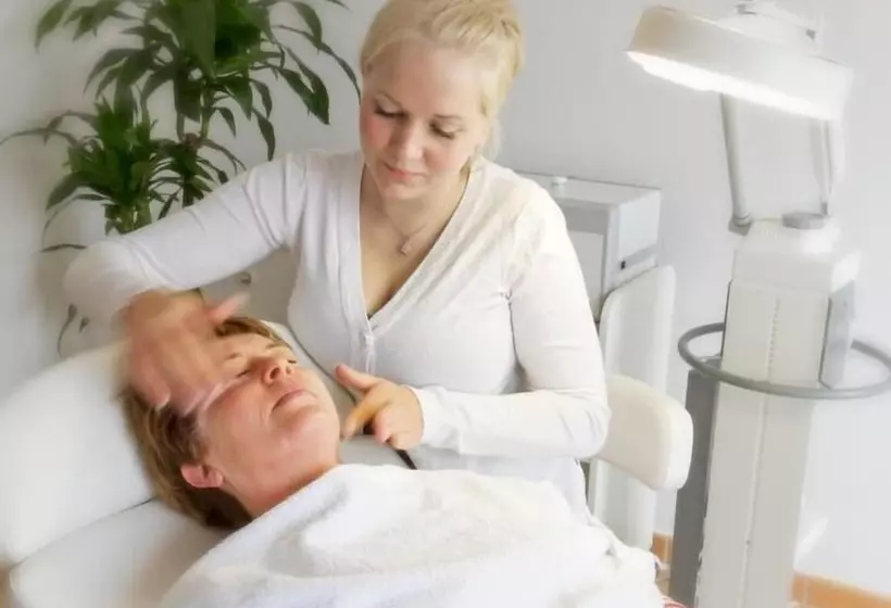 Hotelli Fröjel Resort & Spa