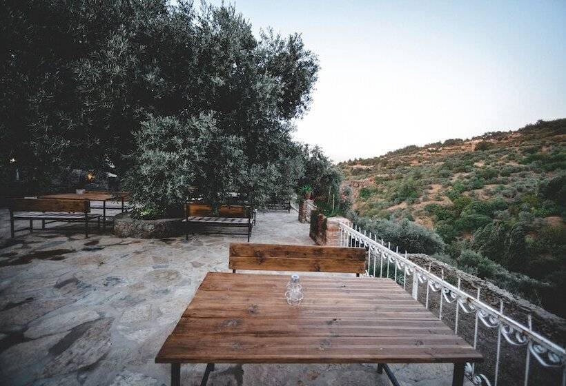 هتل Heaven's Gate