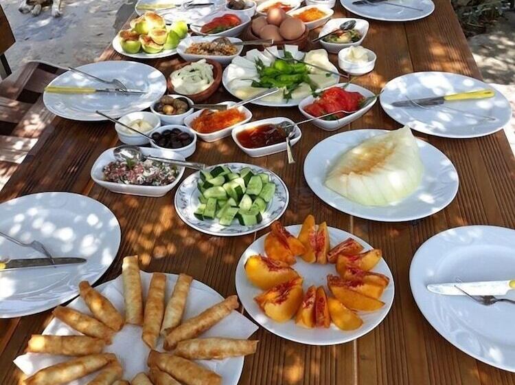 هتل Heaven's Gate