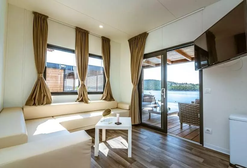 Hotelli Olivia Green Camping