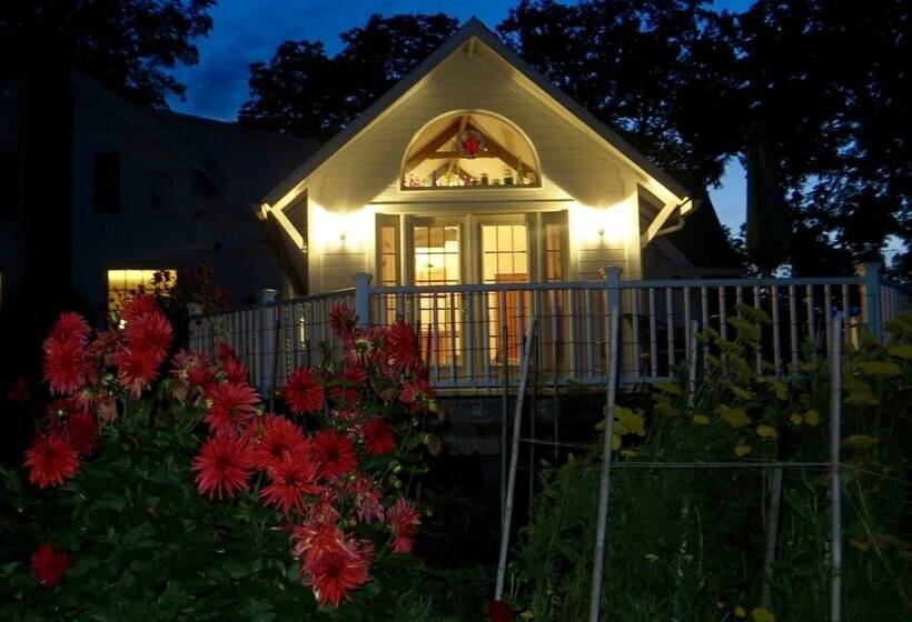 Mallard Cottage   Pet Friendly