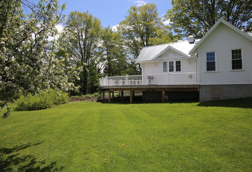 Mallard Cottage   Pet Friendly