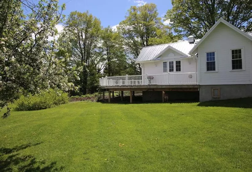 Mallard Cottage   Pet Friendly