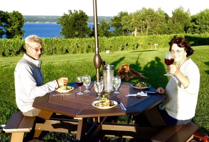 Mallard Cottage   Pet Friendly