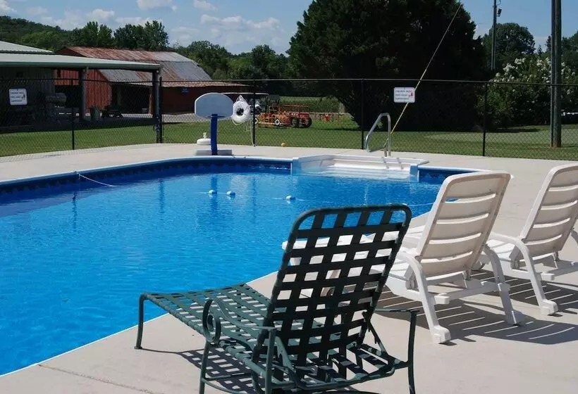 モーテル The Golf Inn At Qc Resort And Rv