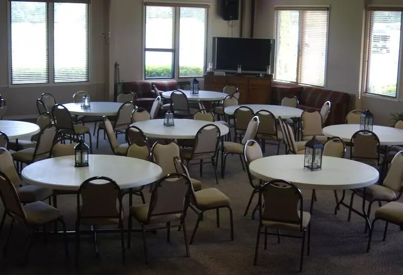 モーテル The Golf Inn At Qc Resort And Rv