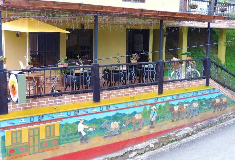 هاستل Oak Tree House