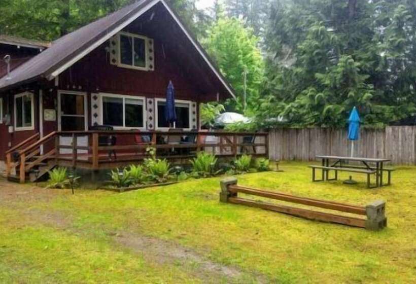 Papa`s Packwood Cabin
