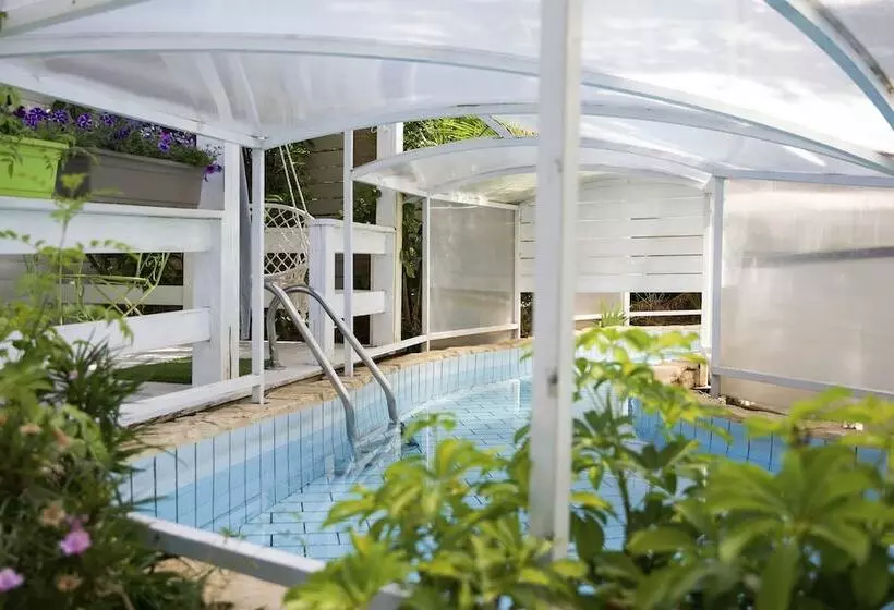 Majatalo Eili Suites