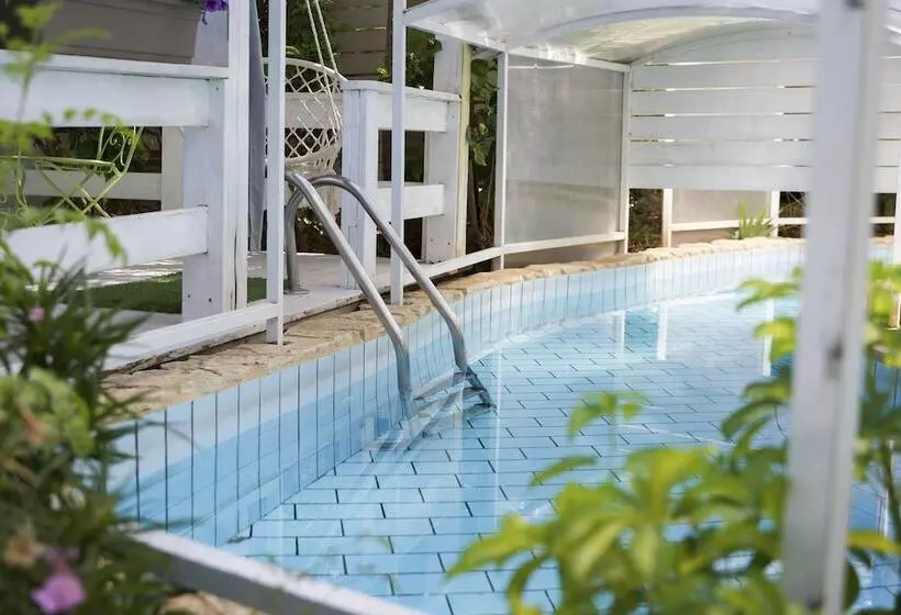 Majatalo Eili Suites
