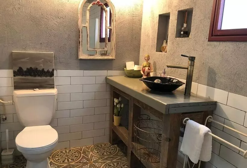 Majatalo Eili Suites