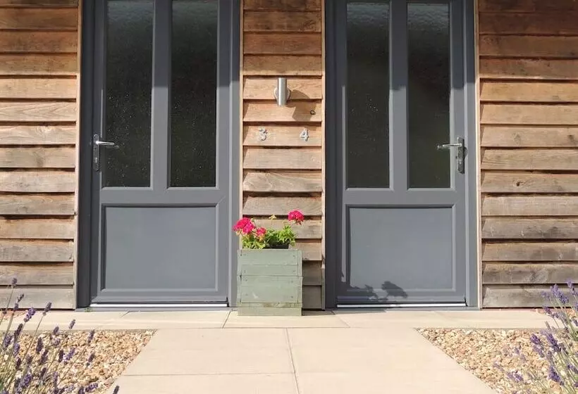 Majatalo Elm Tree Farm Accommodation