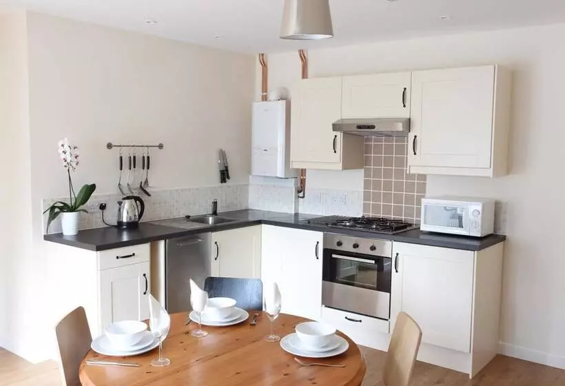 Majatalo Elm Tree Farm Accommodation