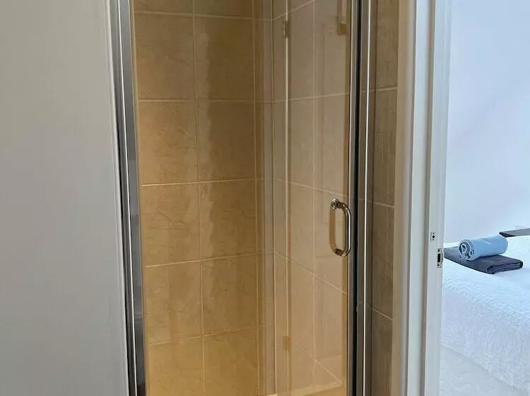 Majatalo Elm Tree Farm Accommodation