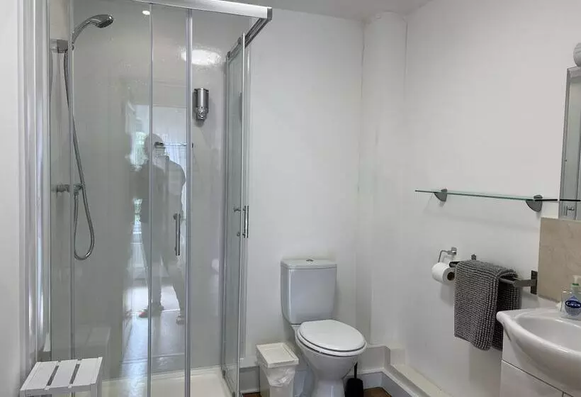 Majatalo Elm Tree Farm Accommodation