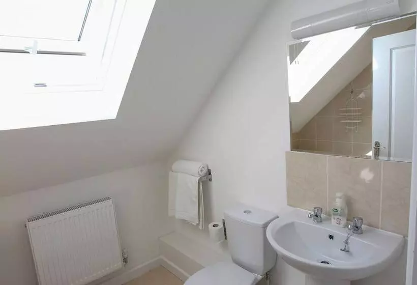 Majatalo Elm Tree Farm Accommodation