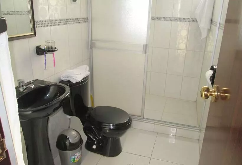 پانسیون Maxi's House