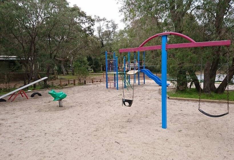 Курорт Gracetown Caravan Park