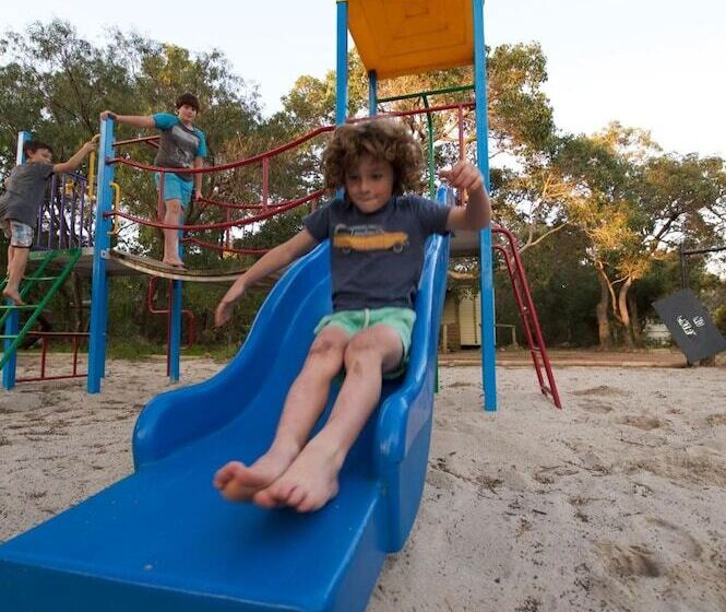 Курорт Gracetown Caravan Park