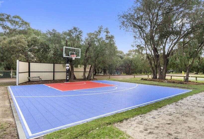 Курорт Gracetown Caravan Park