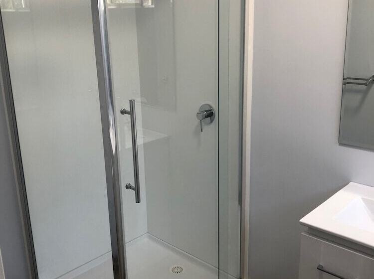 Курорт Gracetown Caravan Park