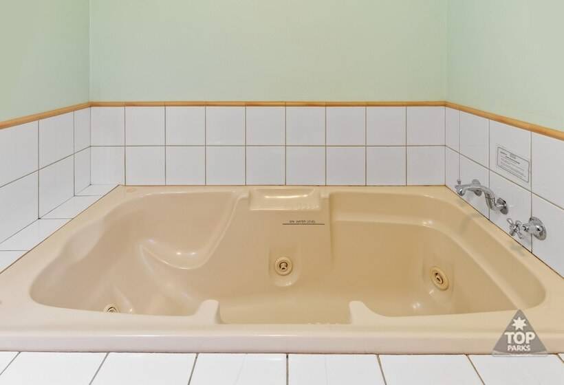 Курорт Gracetown Caravan Park