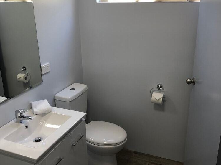 Курорт Gracetown Caravan Park