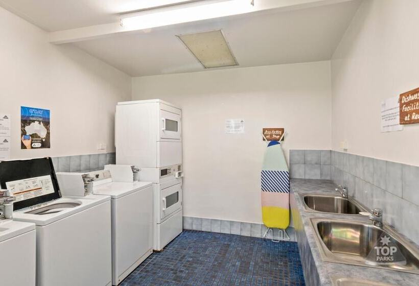 Курорт Gracetown Caravan Park