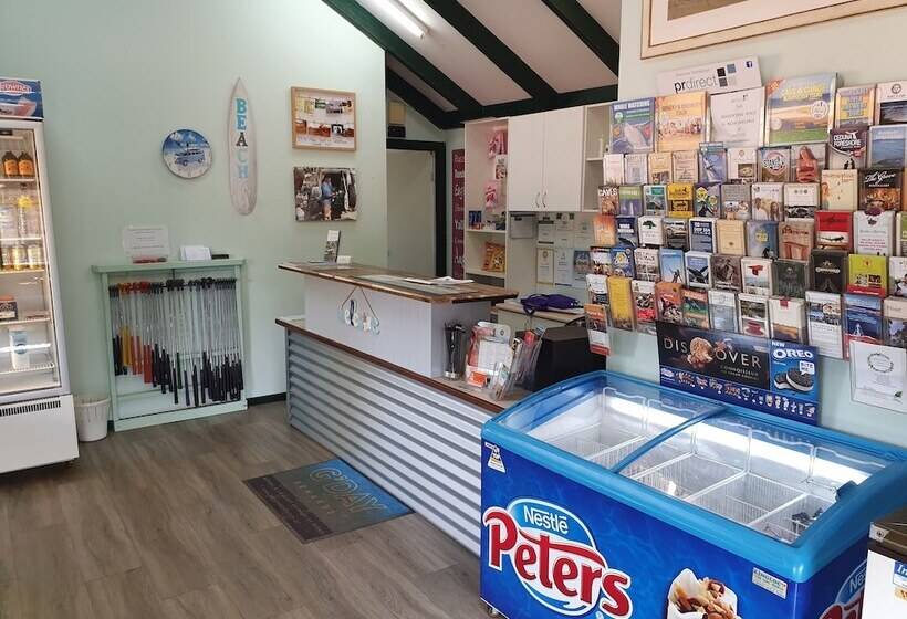 Курорт Gracetown Caravan Park