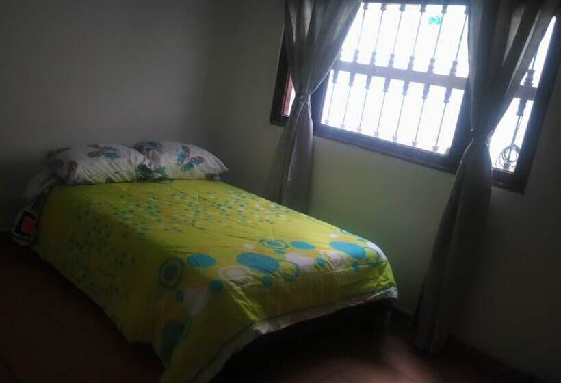 Villa Paraíso   Hostel