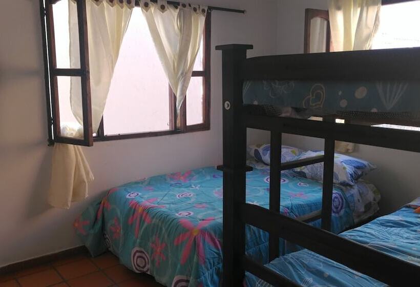 Villa Paraíso   Hostel